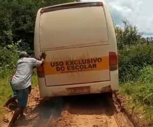 Moradores da zona rural de Nazaré do Piauí denunciam a falta de estradas vicinais na região