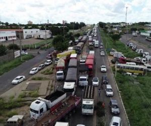 Caminhoneiros não querem esmolas, diz Abrava após Bolsonaro anunciar auxílio de R$ 400