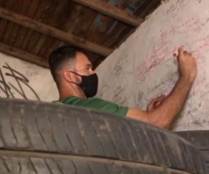 Borracheiro usa parede de oficina como quadro para estudar e concluir graduação
