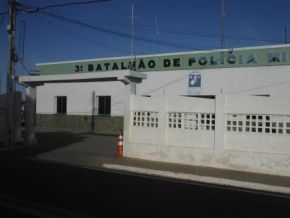 PM apreende veículo com som abusivo em posto de combustíveis
