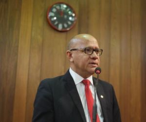 Franzé repudia fim da necessidade de visto para americanos