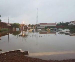 Chuva obriga moradores a abandonarem casas em Campo Maior