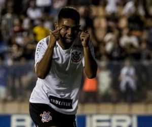 Corinthians vence Grêmio e encara Vasco na semi da Copa SP