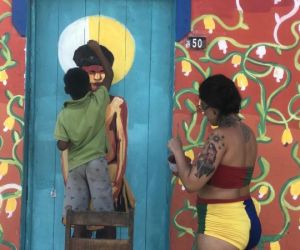Artista plástica que pintou disco de Marisa Monte faz projeto para preservação do peixe-boi no Litor