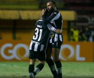 Chay faz gol improvável e Botafogo supera Vitória por 1 a 0 na Série B