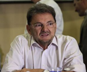 Sem Wilson Martins, PSB do Piauí deve migrar para o bloco governista
