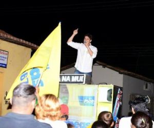 Enéas Maia arrasta multidão no bairro Sambaíba