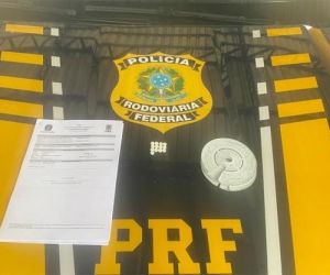 PRF flagra caminhoneiro com comprimidos de rebite na BR-316
