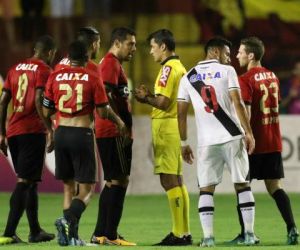 Por expulsão, Diego Souza vai ter conversa com Vanderlei Luxemburgo