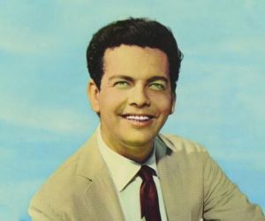 Álbuns e singles de Cauby Peixoto ganham edições digitais para celebrar os 90 anos do cantor