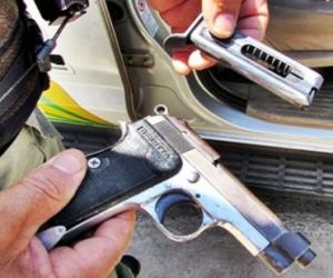 Estudante é baleado na virilha por amiga em academia