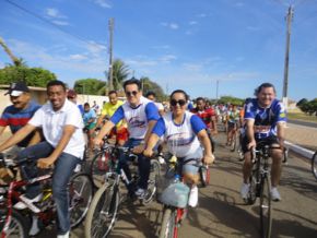 Senador participa de passeio ciclístico pedalando contra as drogas