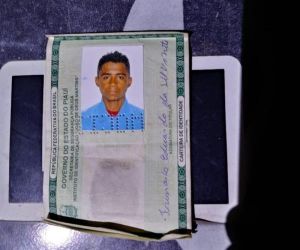 Mulher é presa acusada de matar o irmão em Teresina