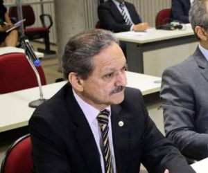 Wilson Brandão afirma que os deputados seguem na Alepi até votação do orçamento