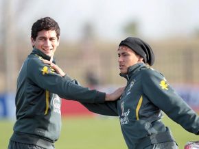 Badalada no Brasil, dupla santista patina em prova de fogo na Seleção