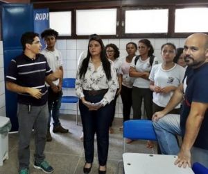 Deputada visita Unidade Escolar José Amável para checar denúncias