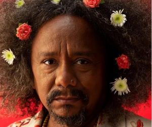 Chico César lança single com hit de Sá & Guarabyra em gravação feita para a abertura da novela "Mar