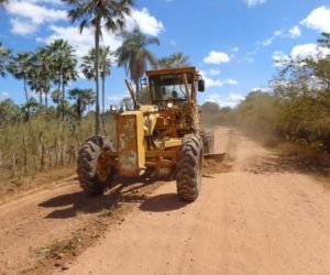 Máquinas da Prefeitura estão trabalhando na recuperação de estradas vicinais de Floriano
