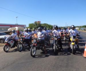 Carreata comemora o Dia do Motociclista em Floriano