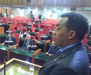 Joel se despede da Assembleia para assumir prefeitura de Floriano