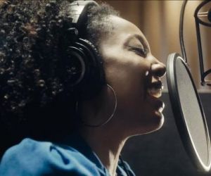 Negra Li recicla funk de Sullivan & Massadas lançado por Sandra de Sá há 35 anos