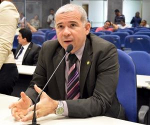 Fla-PI encontra dificuldade e adia anúncio de novo técnico rubro-negro