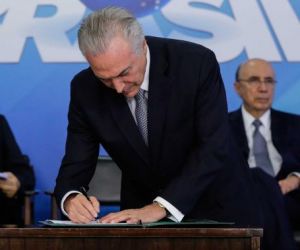 Temer assina decreto que autoriza estudos para privatização da Eletrobras
