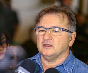 Merlong admite que pagamento dos servidores está em risco