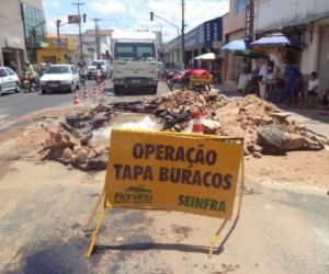 Vazamento na Rua Francisco Pacheco provoca desabastecimento em Floriano