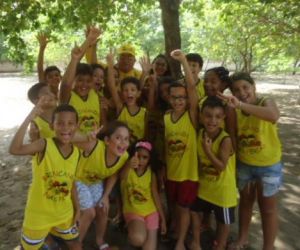 Crianças se divertem no Projeto Brincando nas Férias 2016