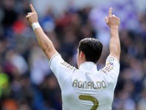 Real pega Barça para abrir vantagem e se consolidar como o número um