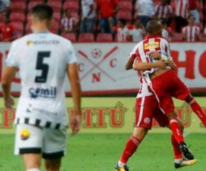 Náutico vence o Botafogo-PB e segue vivo na Copa do Nordeste