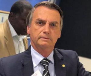 Bolsonaro pede cassação de registro de Haddad por turnê de Roger Waters