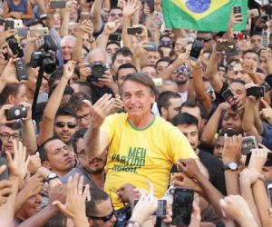Bolsonaro defendeu porte de "peixeira" em Pernambuco