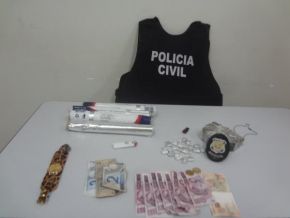 Polícia Civil cumpre mandados de prisão e apreende arma, drogas e dinheiro em Floriano