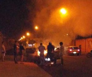 Marido queima carro em motel ao confundi-lo com o da esposa