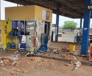 Criminosos explodem caixa de posto de combustíveis na BR-343, em Teresina