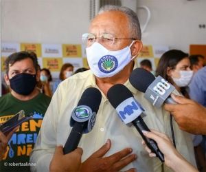 Dr. Pessoa culpa Ministério da Saúde por vacinação lenta e diz que comprará Coronavac