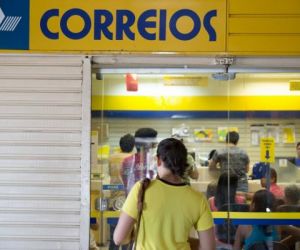 Funcionários dos Correios suspendem greve até dia 02