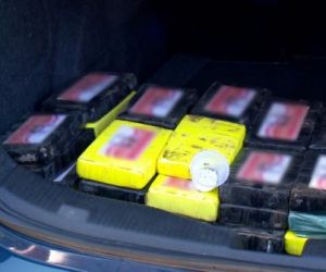 Casal é preso com 35 kg de cocaína escondidos em fundo falso de carro na BR-316, em Teresina