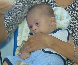 Bebês com Down e pais sofrem com burocracia para cirurgia