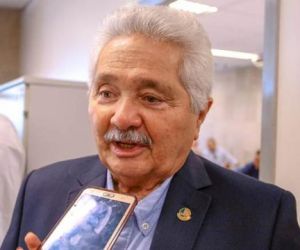 Partido de Elmano Férrer deve apoiar candidato de Firmino Filho em 2020