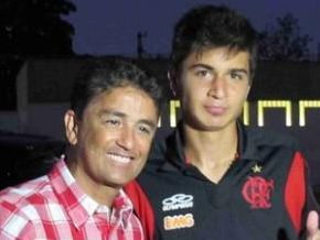 Orgulhoso, Bebeto comenta a estreia do filho: 'Foi melhor que a minha'