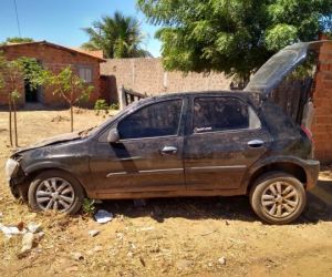 PRF realiza acompanhamento tático, prende mulher e recupera objetos roubados em Floriano