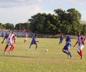 "A gente podia jogar o dia todo e não ia ganhar", crava técnico após derrota