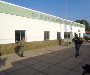 Motocicleta é tomada de assalto no Conjunto Pedro Simplício