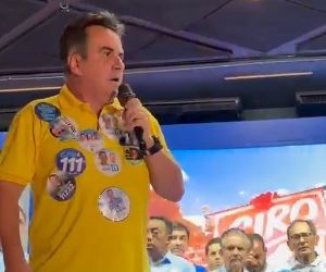 Em reunião com multidão, Ciro Nogueira endurece críticas à falta d´água em cidades do Piauí