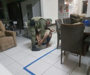 Homem é preso acusado de furtar estabelecimento comercial em Parnaíba