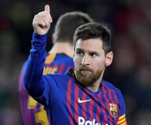 Coutinho brilha, e Messi faz gol 400 no Espanhol em vitória do Barcelona