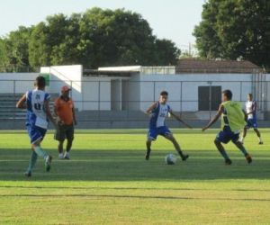 Antes de enfrentar o Mac, Altos faz coletivo equilibrado com time misto